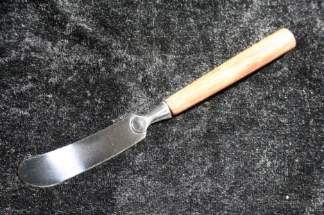 20-006-07-06 - smörkniv stor bubinga 125 kr