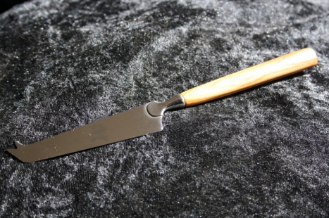 20-005-40-05 - ostkniv olivträd 125 kr