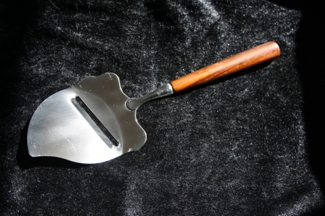 20-001-42-01 - osthyvel padouck 150 kr