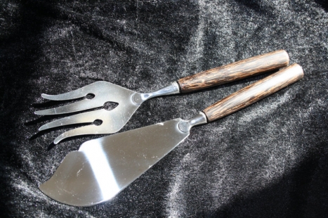 20-012-44-12 - tårtbestick palmwood 250 kr