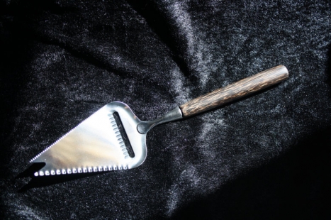 20-004-44-04 - dessertosthyvel palmwood 150 kr
