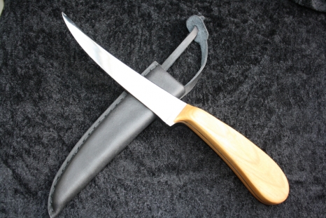 10-003-65-01- Fiskekniv Sälg 1200 kr