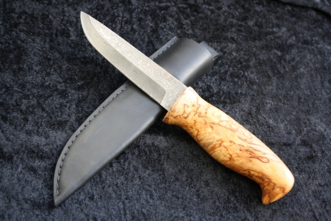 10-005-37-16 - Jaktkniv Mazurbjörk 2795 kr