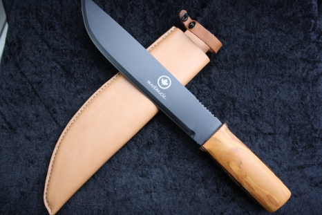10-002--05-03 - Olivträd Palmwood 800 kr
