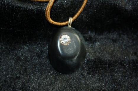 30-063-11-63- buffelhorn med vit swarowski 595 kr